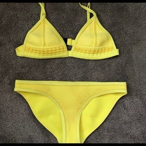Yellow Triangl Set